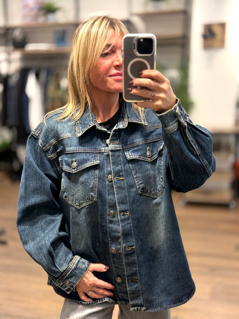 Camicia taglio over in jeans