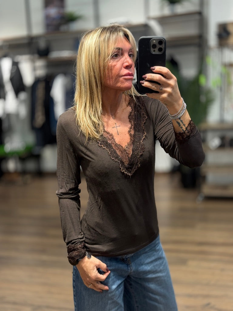 Tshirt scollo pizzo misto cashmere.