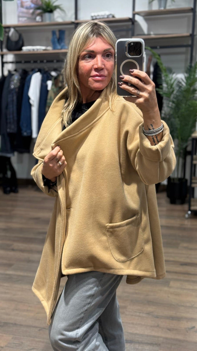 Giacca in panno asimetrica