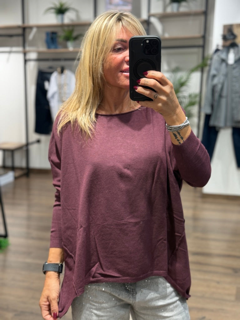 Maglia morbida con scollo a barca