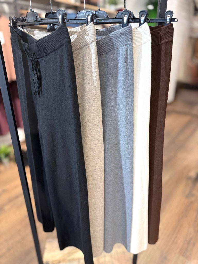 Pantalone in maglia con elastico sulle caviglie