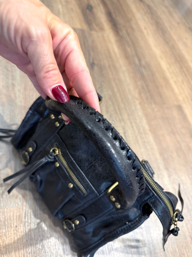 Borsa in ecopelle con rivetti versione media