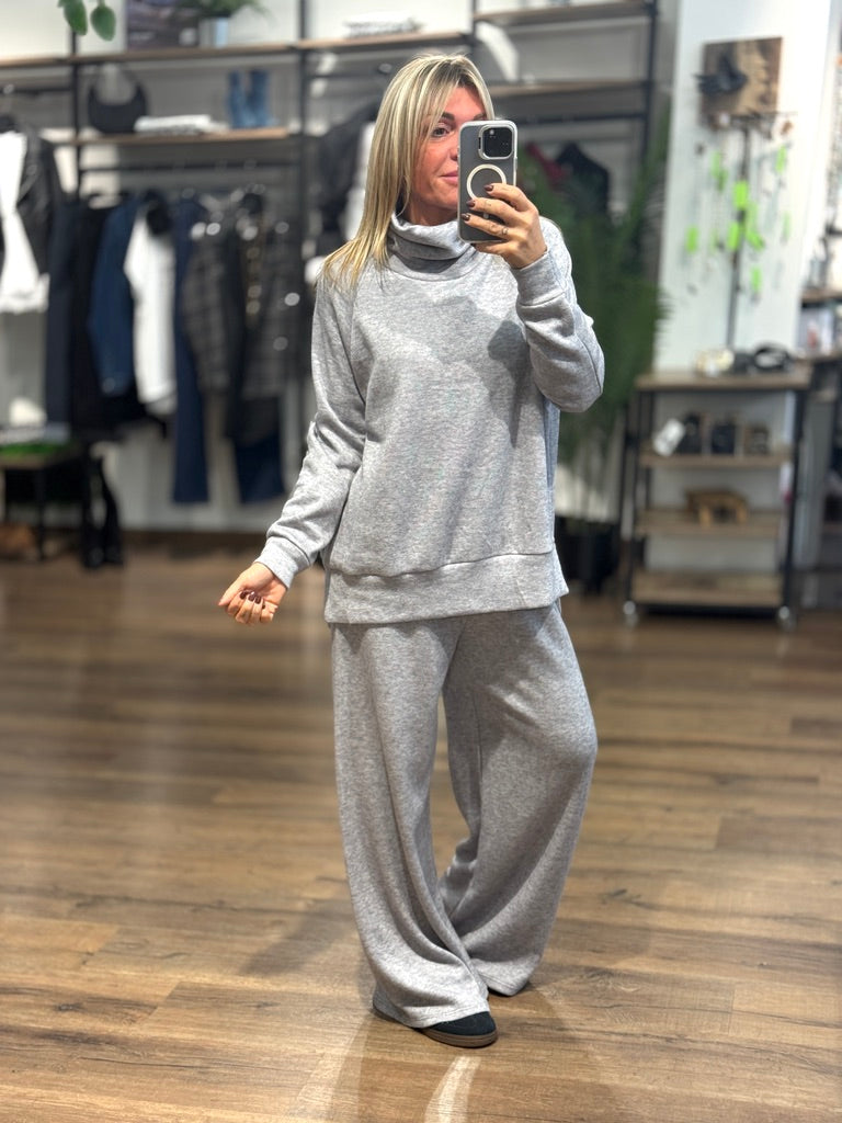 Completo in maglia e pantalone