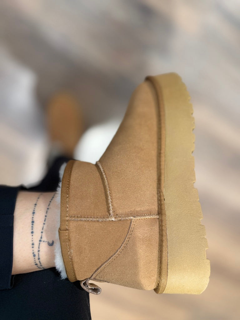 Australian tipo UGG "cammello" suola alta pelle