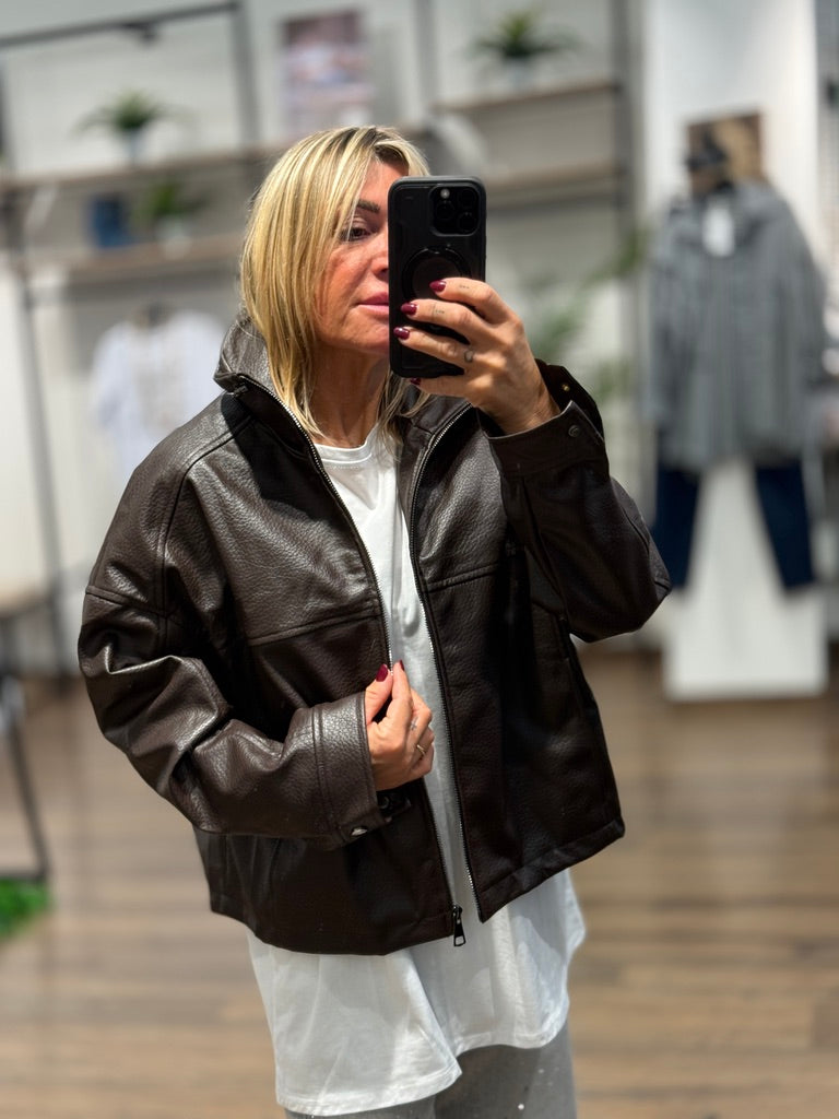 Giubbo in ecopelle con zip