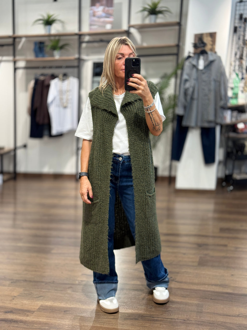 Gilet lungo in maglia con tasche