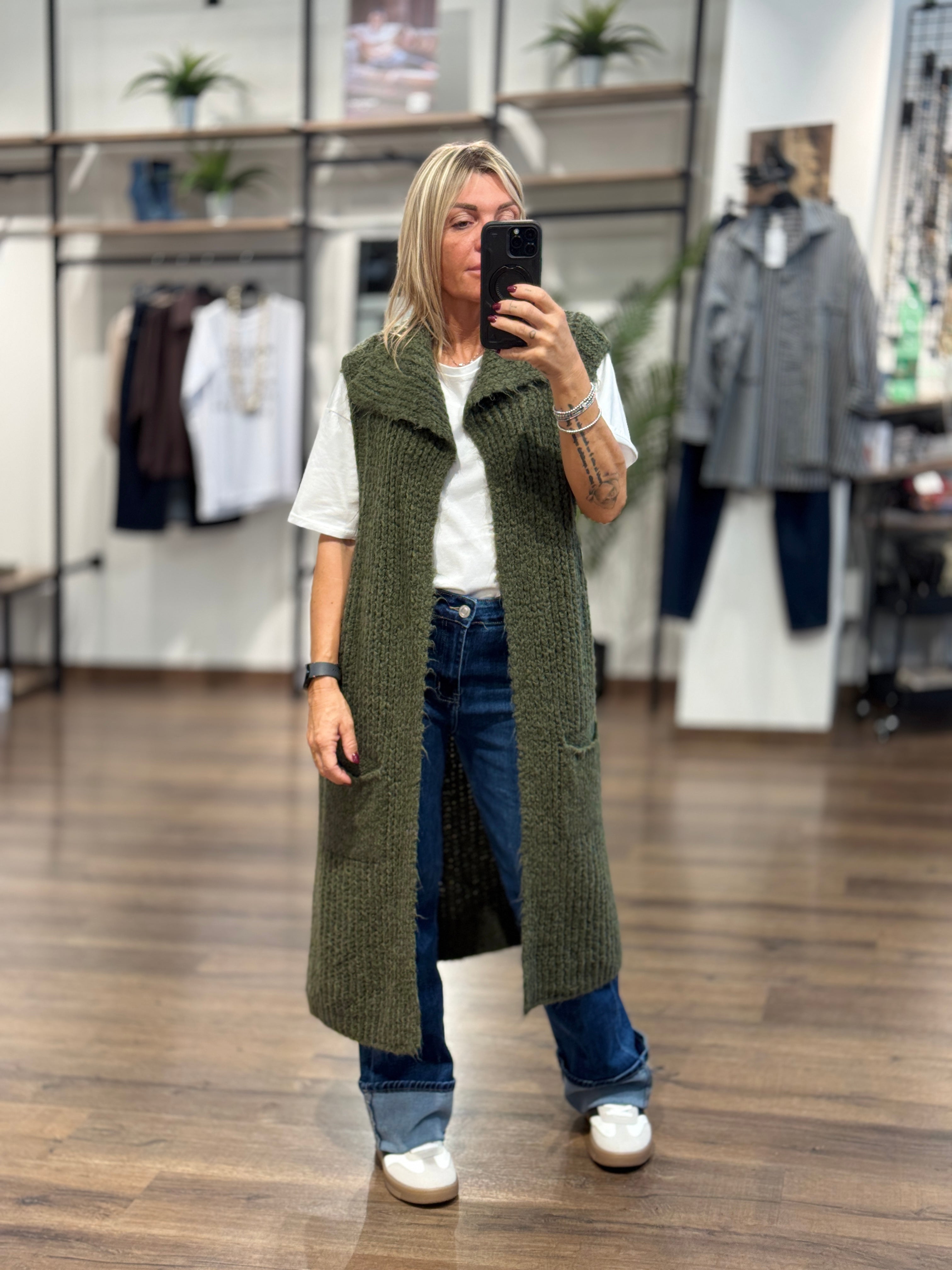 Gilet lungo in maglia con tasche