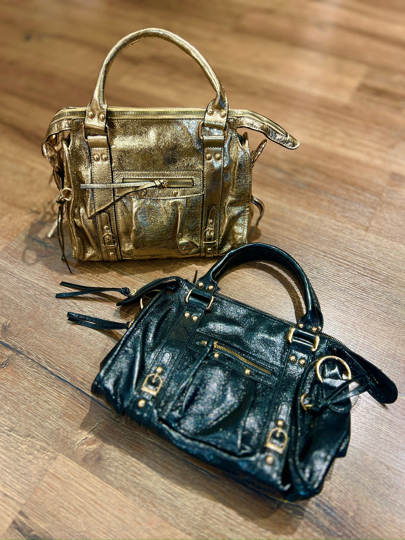 Bauletto in ecopelle con tasche esterne