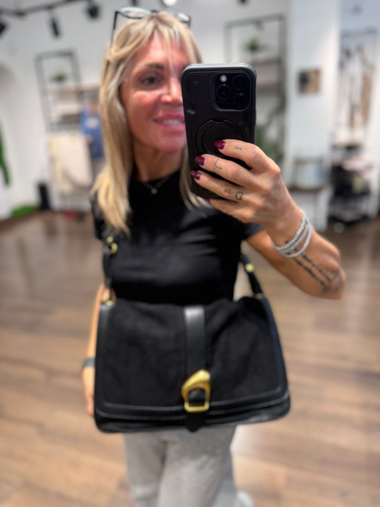 Borsa postina con fibbia dorata