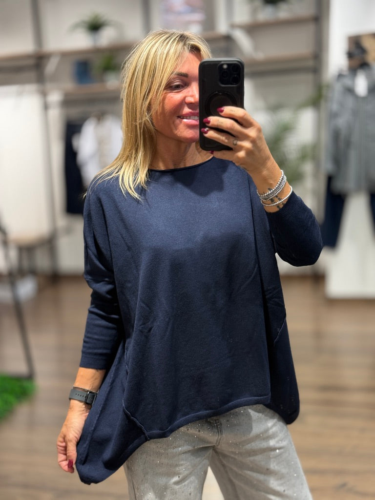 Maglia morbida con scollo a barca