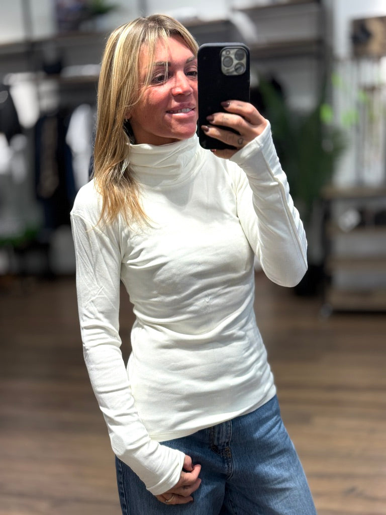 Maglia dolcevita basica