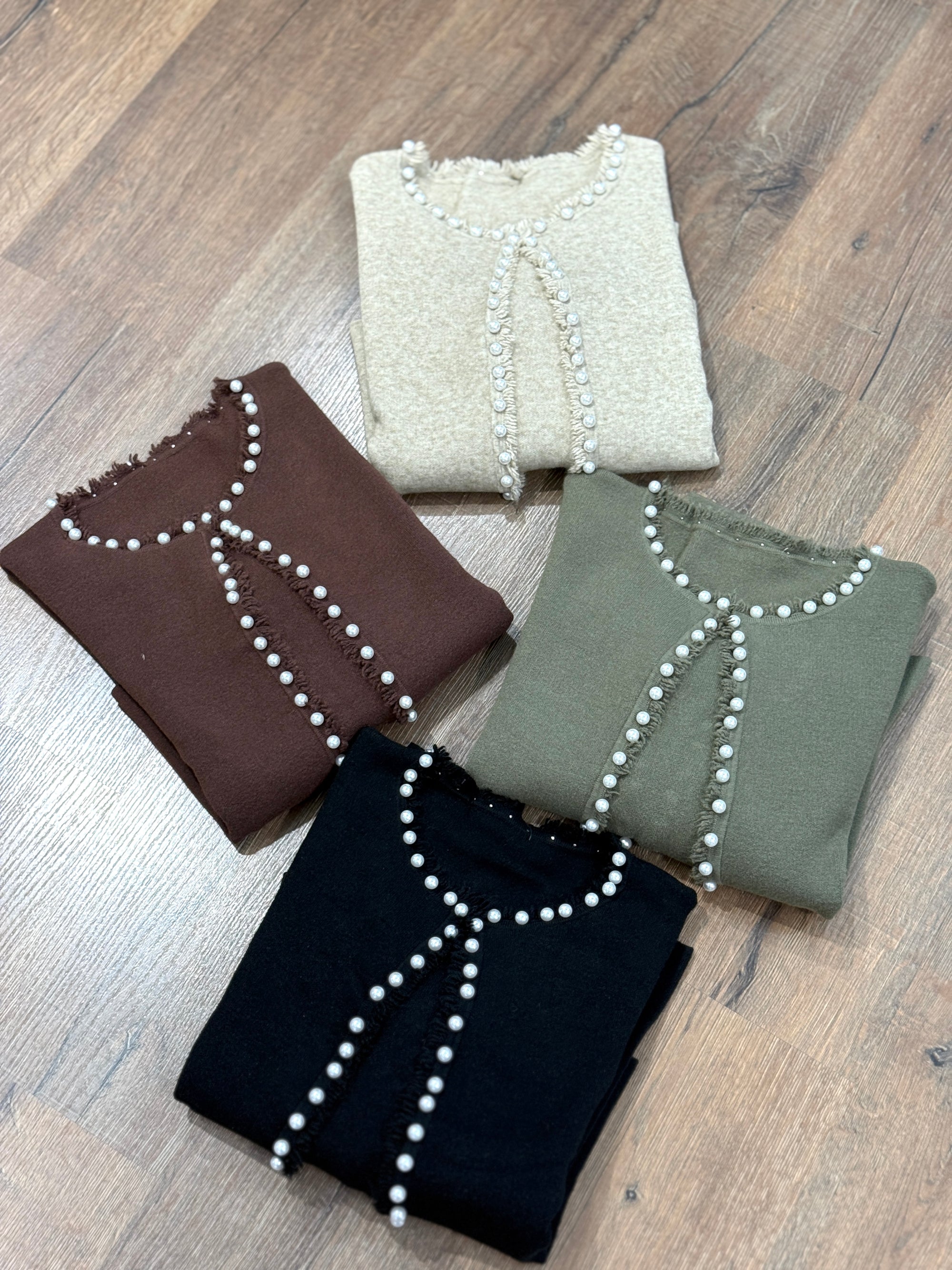 Maglia aperta con perle