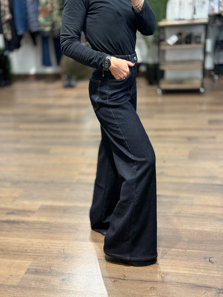 Jeans palazzo con cuciture cuoio