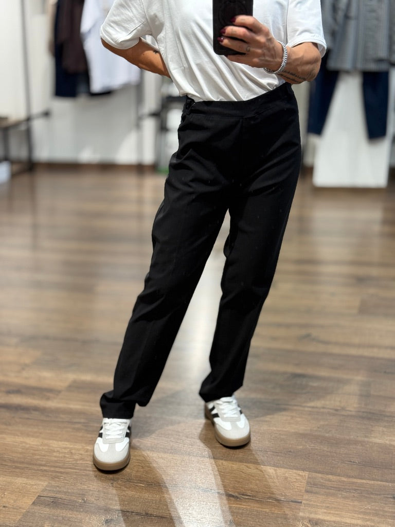 Pantalone a sigaretta