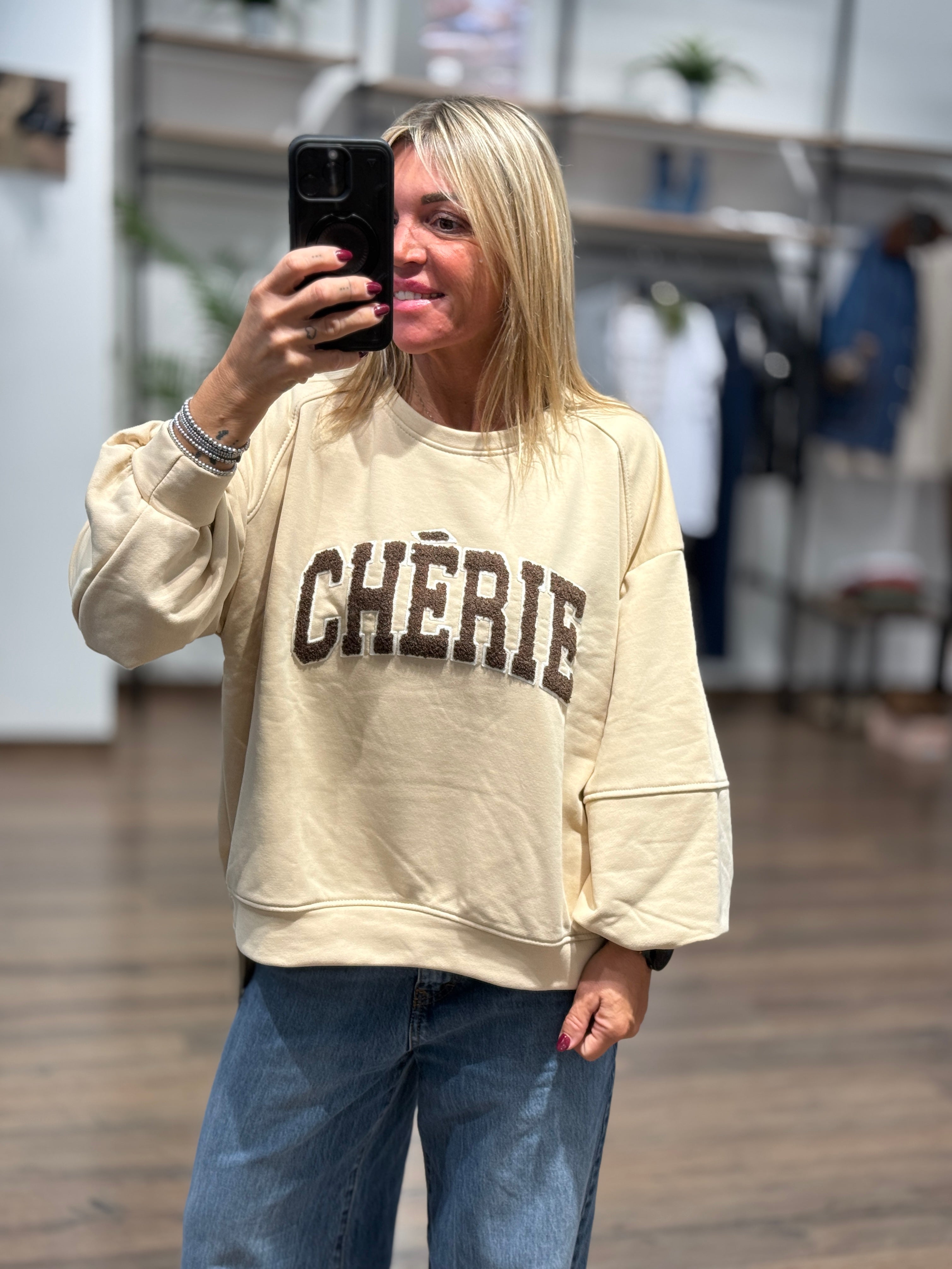 Felpa con scritta "Cherie"