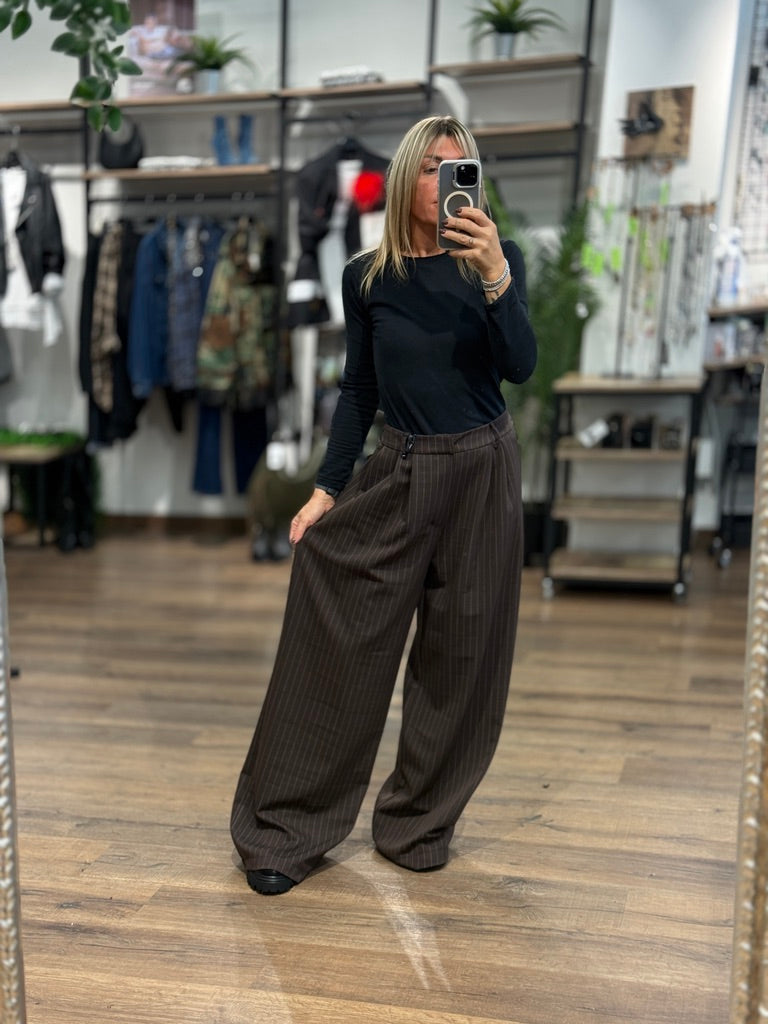 Pantalone palazzo in tessuto gessato
