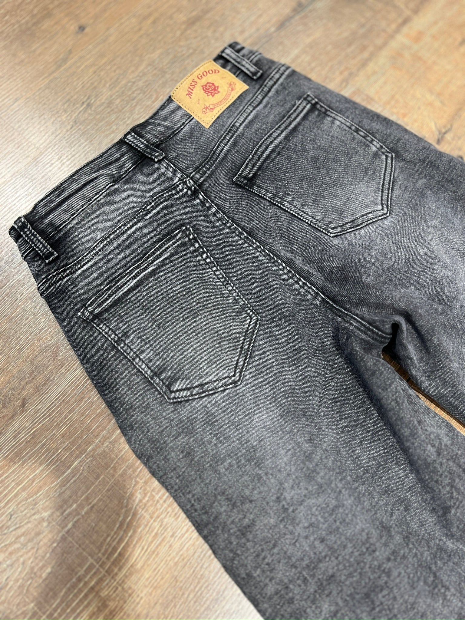 Jeans a gamba larga grigio scuro