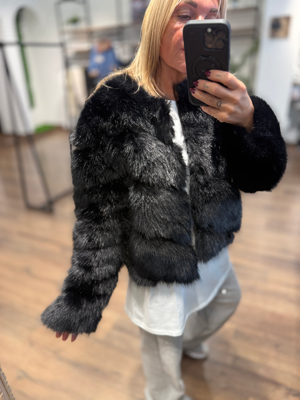 Ecopelliccia corta senza collo