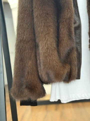 Bomber in ecopelliccia con polsino in maglia
