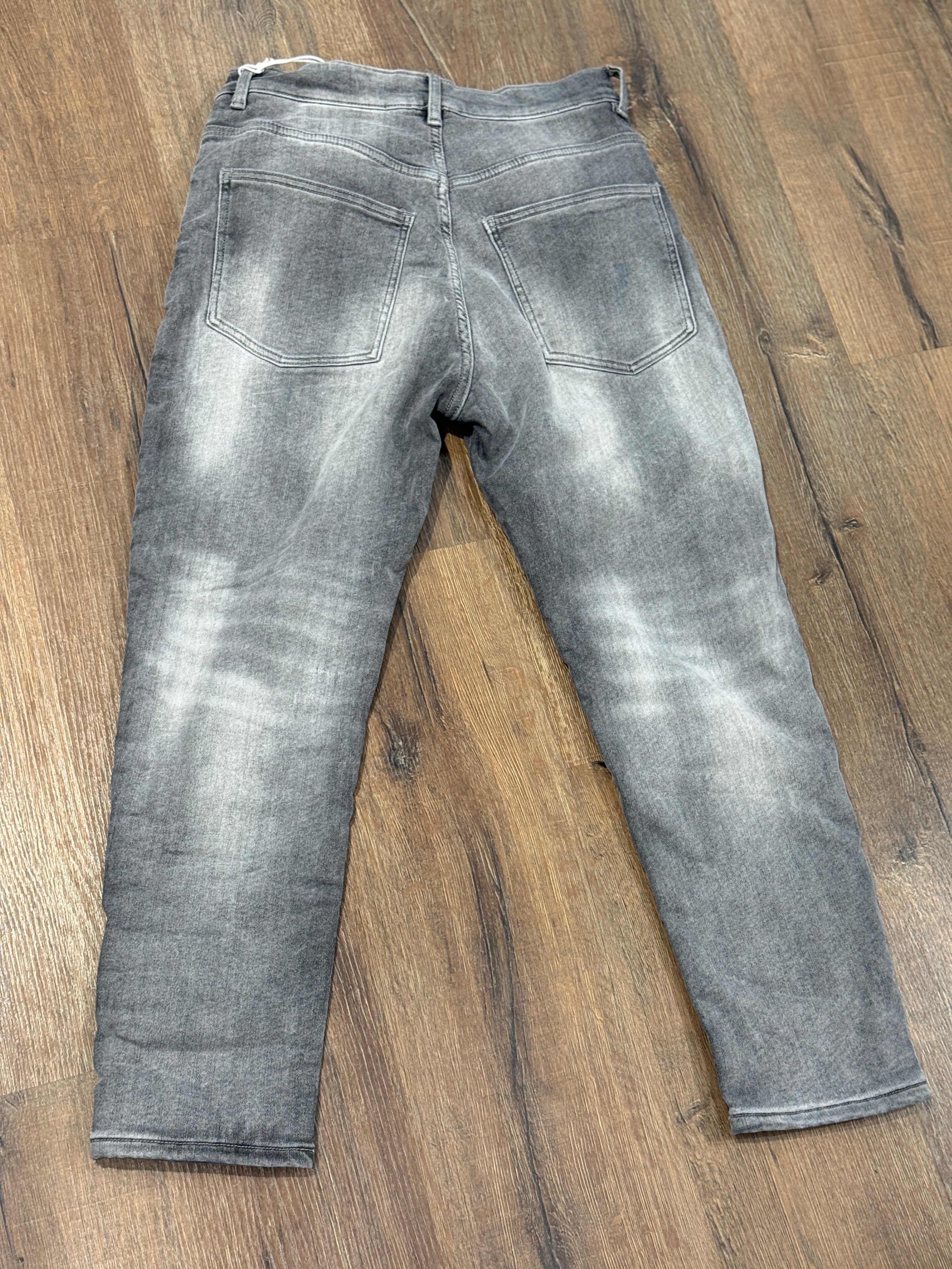 Jeans grigio  con chiusura bottoni