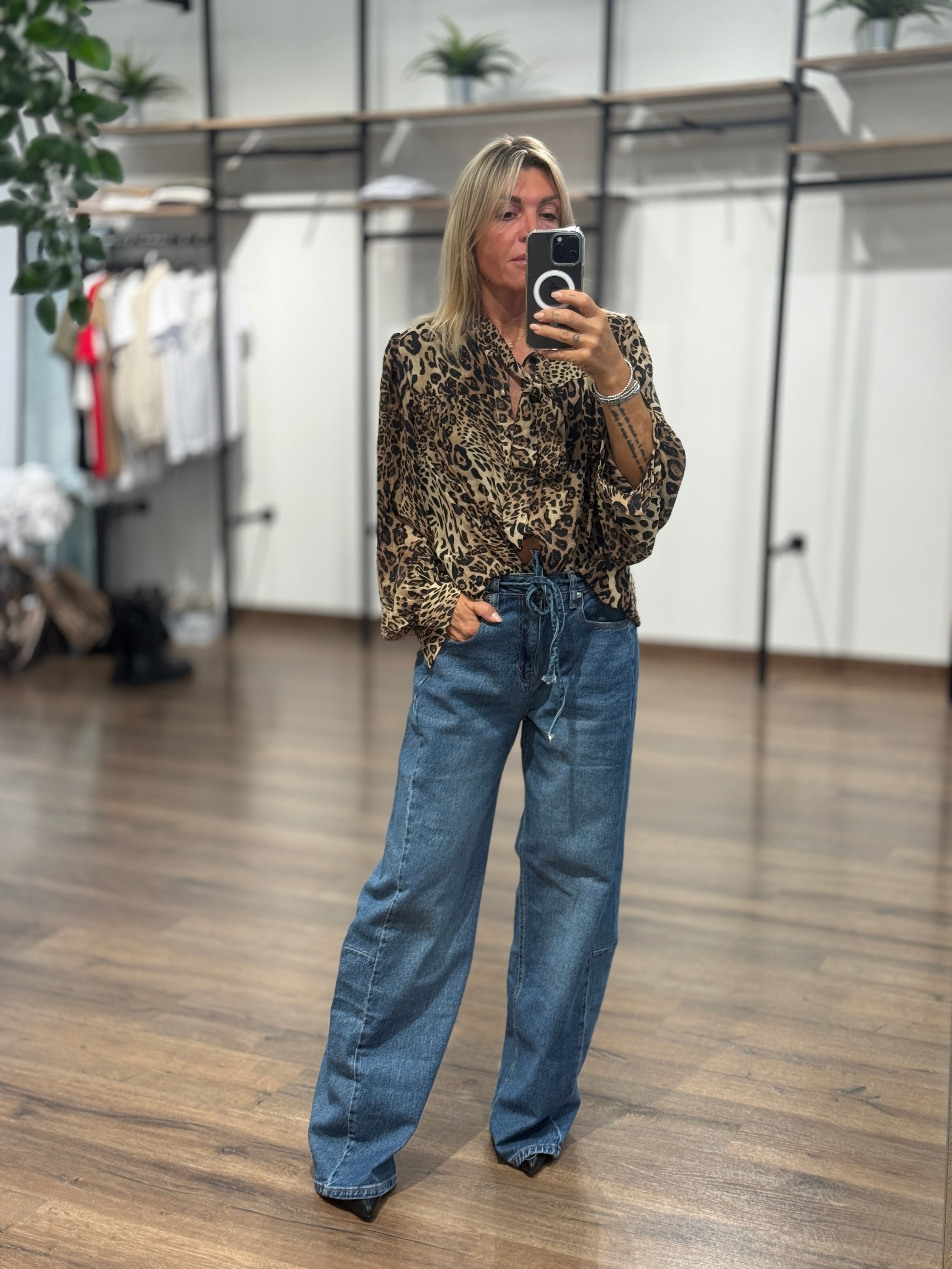 Jeans con cinturino