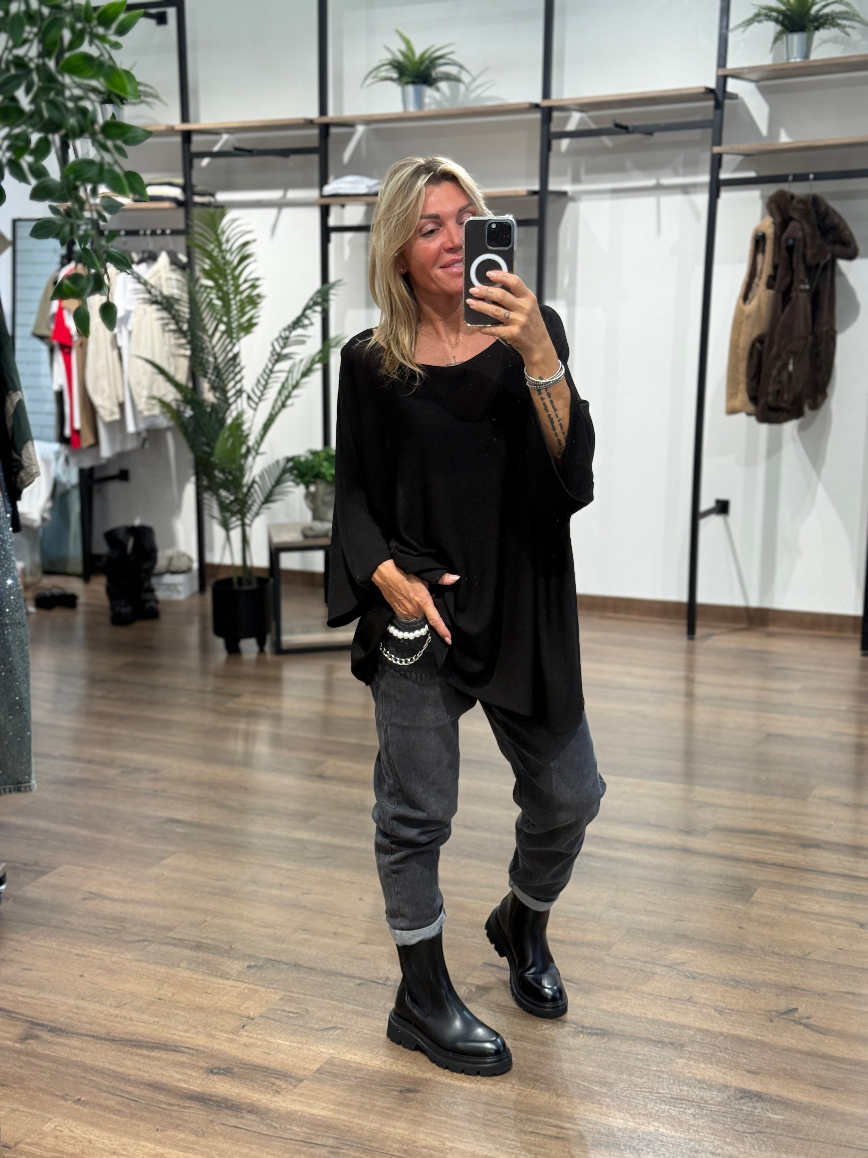 Jeans elasticizzato con catena