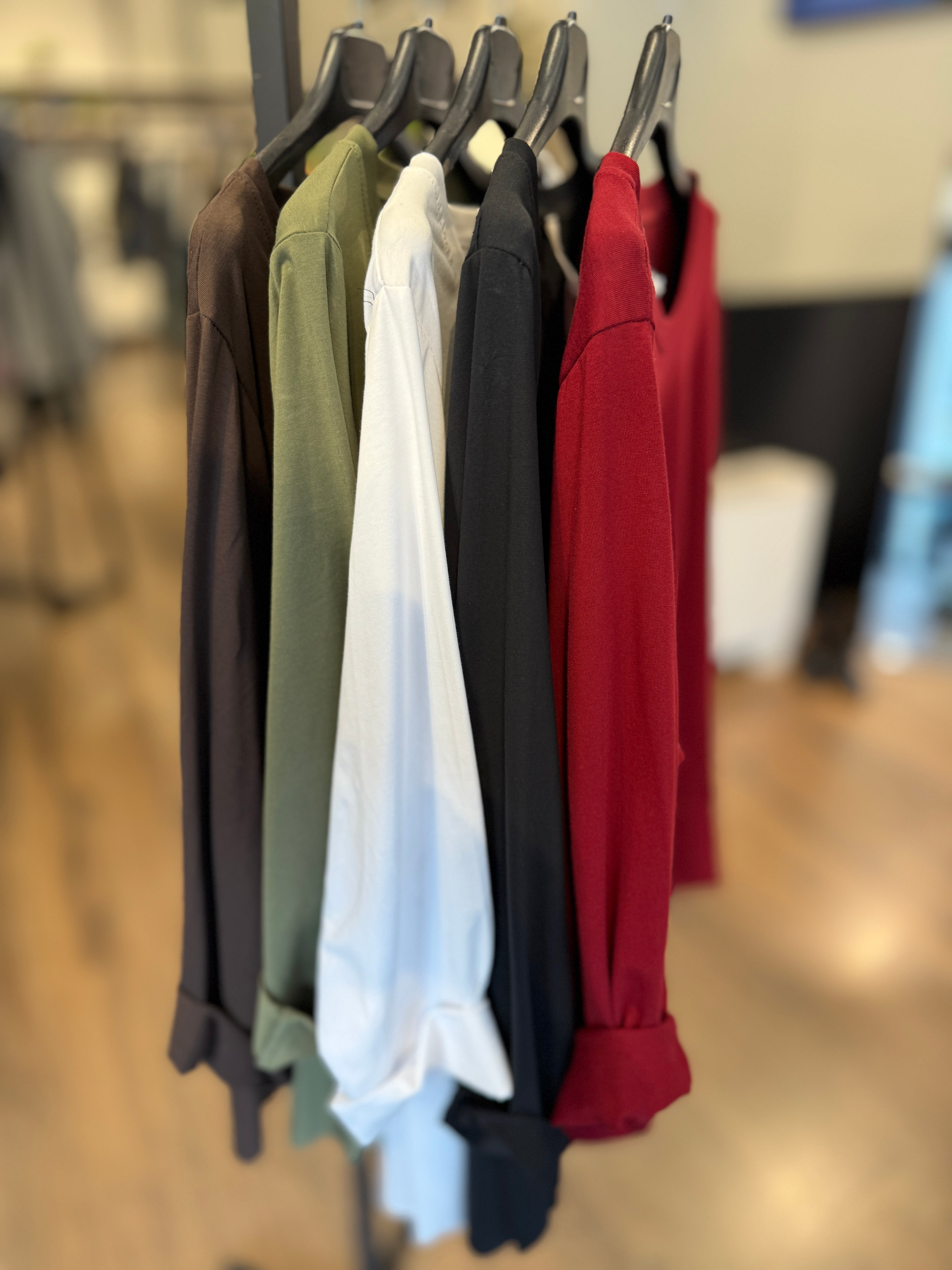 T-shirt manica lunga con spacco